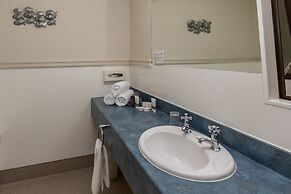 ASURE Explorer Motel & Apartments