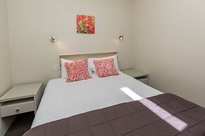 ASURE Explorer Motel & Apartments