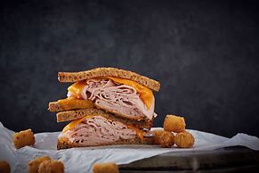 Drury Inn & Suites Charlotte Northlake