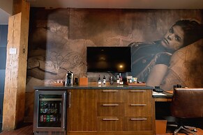 The Iron Horse Hotel