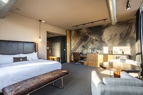 The Iron Horse Hotel