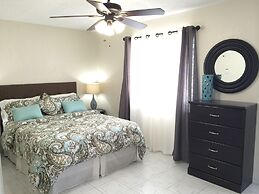 Hollywood by the Sea Hotel