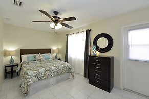 Hollywood by the Sea Hotel