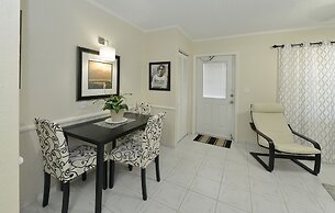 Hollywood by the Sea Hotel