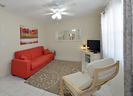 Hollywood by the Sea Hotel