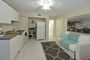 Hollywood by the Sea Hotel