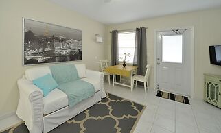 Hollywood by the Sea Hotel