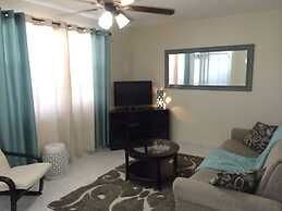 Hollywood by the Sea Hotel