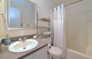 Hollywood by the Sea Hotel