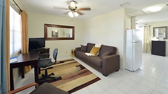 Hollywood by the Sea Hotel