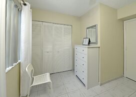 Hollywood by the Sea Hotel