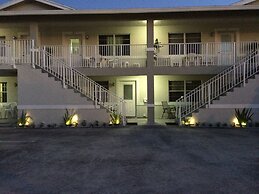 Hollywood by the Sea Hotel