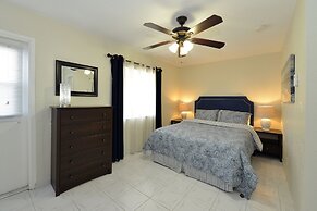 Hollywood by the Sea Hotel