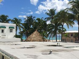 Hollywood by the Sea Hotel