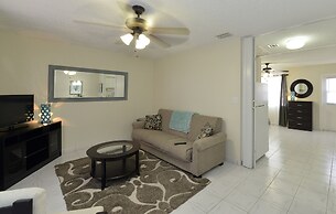 Hollywood by the Sea Hotel