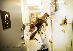 Space Hotel - Hostel