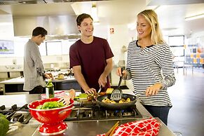 Space Hotel - Hostel