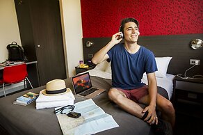 Space Hotel - Hostel