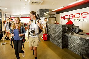 Space Hotel - Hostel