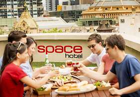 Space Hotel - Hostel