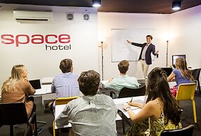 Space Hotel - Hostel