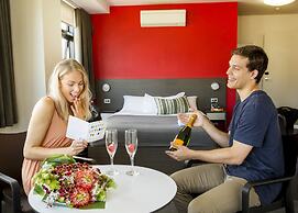 Space Hotel - Hostel