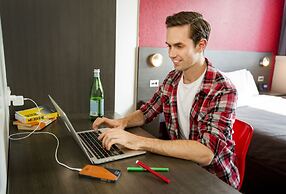 Space Hotel - Hostel