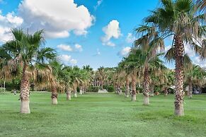 Acacia Resort