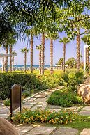 Acacia Resort