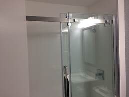 Days Inn by Wyndham Kingston