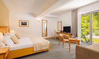 Aminess Vival Grand Azur Hotel