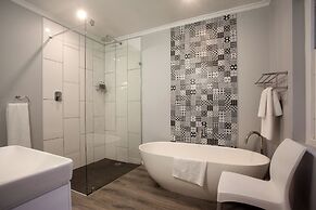 Tsitsikamma Village Inn