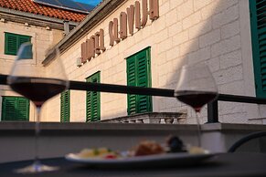 Slavija Culture Heritage Hotel