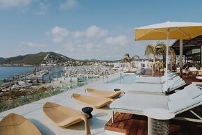 Aguas de Ibiza Grand Luxe Hotel