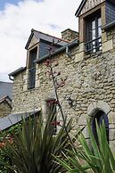 Manoir Des Douets Fleuris