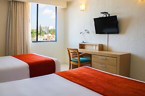 Hotel & Suites Real del Lago