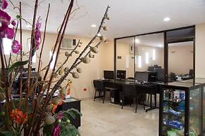 Hotel & Suites Real del Lago