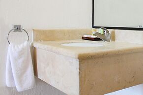 Hotel & Suites Real del Lago