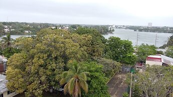 Hotel & Suites Real del Lago
