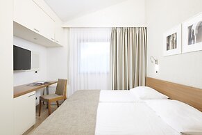 Village Galijot Plava Laguna