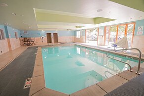 Holiday Inn Express & Suites Ontario by IHG