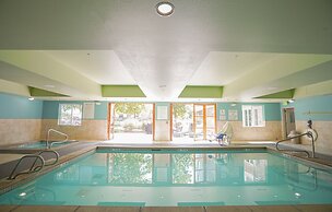 Holiday Inn Express & Suites Ontario by IHG