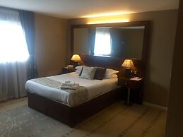 Alona Hotel