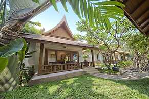 Thai House Beach Resort