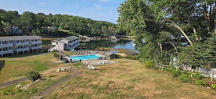 Smuggler's Cove Inn