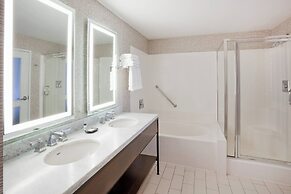 Sheraton St. Paul Woodbury Hotel