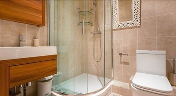 London Tower Bridge Apartments