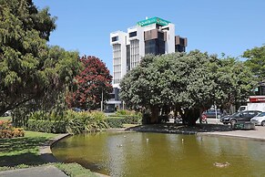 Quality Suites Central Square