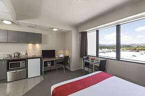 Quality Suites Central Square