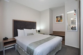 Quality Suites Central Square